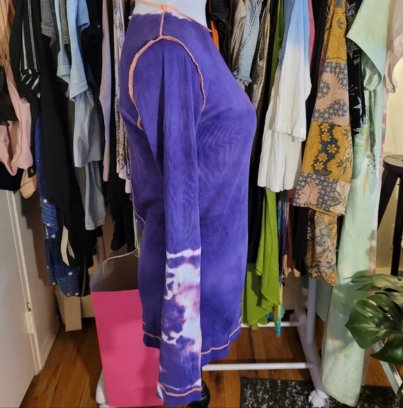 Diesel Early 2000s Y2K Purple Tie Dye Turtleneck w/ Back Piercing Detail Size L - Picture 5 of 15
